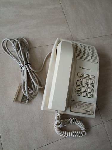Téléphone fixe touches - à,