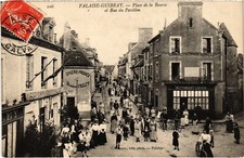 CPA Falaise-Guibray place de la Bourse Rue du Pavillon (1392750)