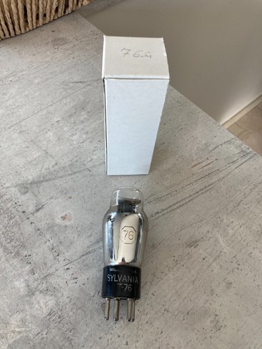 Sylvania tube radio - t-76,