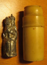 RELIQUAIRE  VIERGE NOIRE AUVERGNATE de VOYAGE N. D. du PORT & ETUI BAKÉLITE