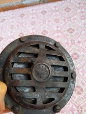 Ancien klaxon "ETF 4 N° 121 A 126 2.54 12 V  avertisseur  de 12 cm de diamètre