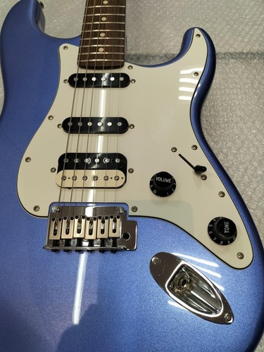 Stratcaster - (squier),