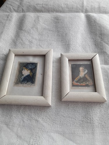 Lot deux timbres - deux, encadres