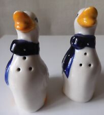 Ensemble Salière + poivrière en forme couple d' Oies
