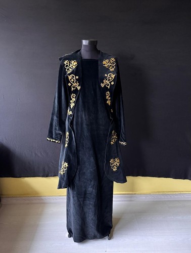 Gold thread embroidery velvet