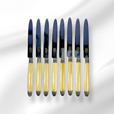 SÉRIE DE 8 COUTEAUX ANCIENS