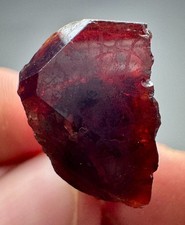 Cristal de grenat spessartine rouge avec quartz du Pakistan/32 carats