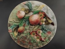 Ancien plat en barbotine