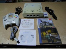 SEGA DREAMCAST PAL DEZONEE + 4 Jeux + 1 Manette + 1 CM