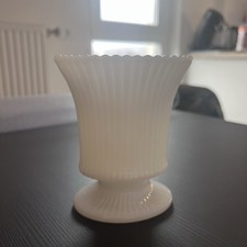 Vase en opaline par E. O. Brody Co Cleveland Ohio USA