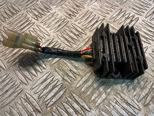 Regulateur tension quad - de,
