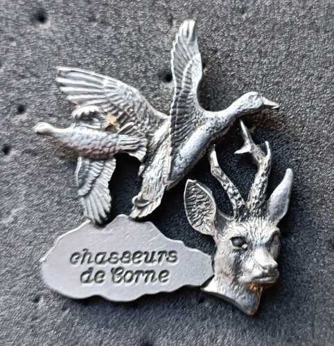 Rare pin chasse corné - rare,