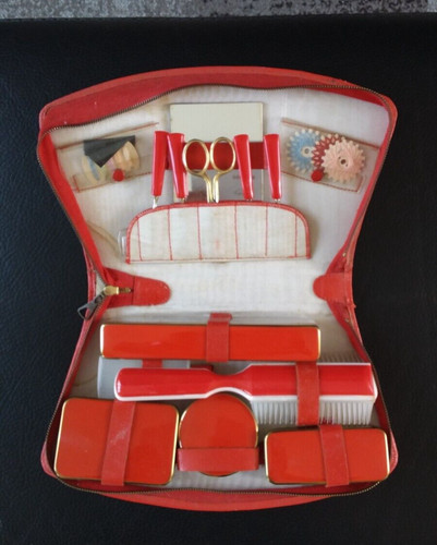 Ancienne trousse de toilette