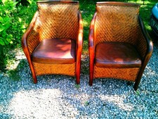 paire de fauteuil colonial en rotin tressé et bois exotique tampon H 