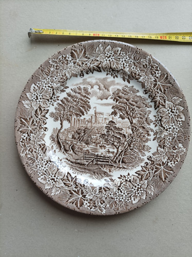 Ironstone table assiette - table,