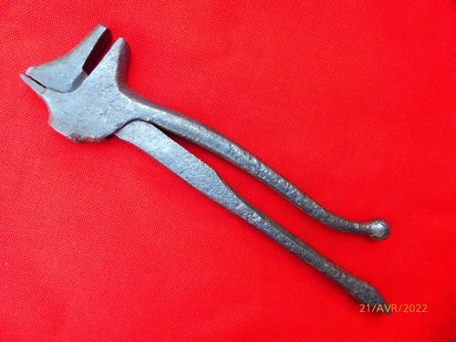 Etrange pince multiple - pince,