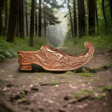 Ancien Petit Sabot Sculpté