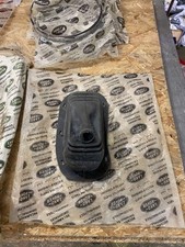 NOS new  old stock handbrake RUBBER  Range Rover Classic RRC 4sp  393136