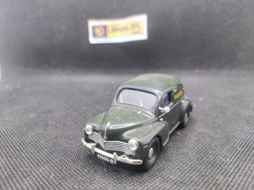 Renault 4 cv - ▄▀▄,