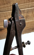 ANCIENNE PINCE A AVOYER