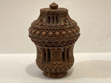 Boite Etui à chapelet en œuf de COROZO sculpté.