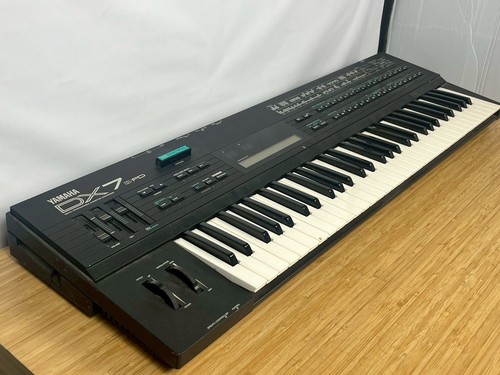 Clavier synthétiseur yamaha - clavier,