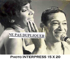 PHOTO DE PRESSE DE HENRY SALVADOR et  SHIRLEY BASSEY