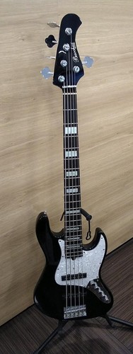 Guitare basse électrique