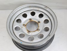 Jante en acier avant droite