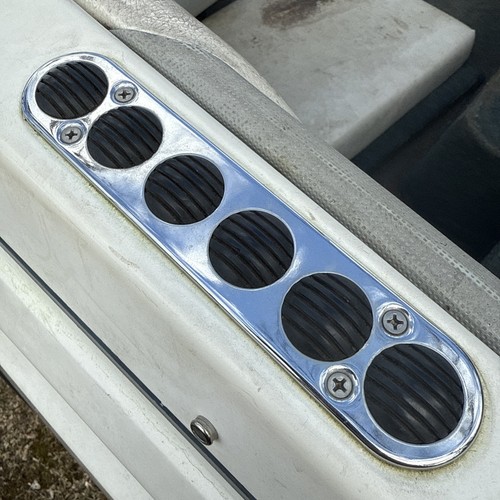 Bayliner capri boat - boat, gunnel