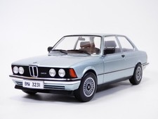 BMW 323i bleu Saphir
