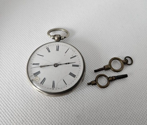 Très ancienne montre - ancienne,