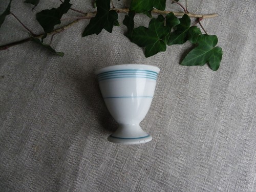 Coquetier ancien porcelaine - en,
