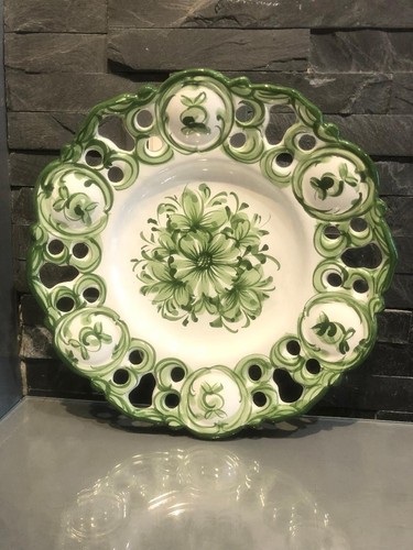 Assiette ajourée collection
