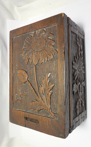Ancienne tirelire en bois - ancienne,