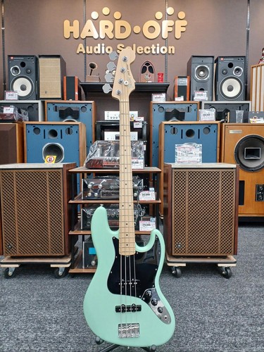 Guitare basse électrique