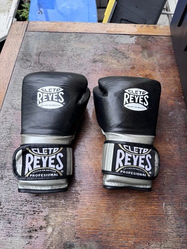 Cleto reyes boxing gloves - reyes,
