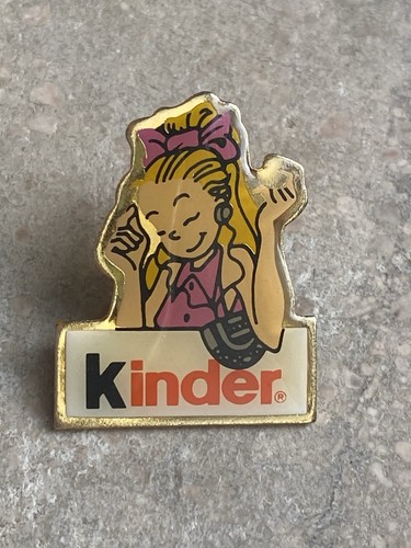 Pin kinder caroline - pin’s,