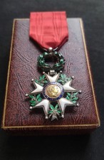 LÉGION D'HONNEUR 3e RÉPUBLIQUE 1870 OFFICIER LUXE BIJOUTIER CENTRES OR + ÉCRIN