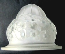 1 Dôme de lampe Art Déco, tulipe pâte de verre incolore, décor Fleurs en relief