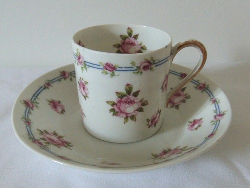 Tasse sous - et,
