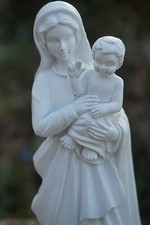 RE0437 FIGURINE STATUETTE VIERGE A L ENFANT BEBE MARIE BLANCHE 20 CM  RESINE   
