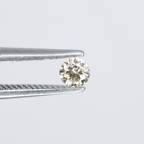 Diamant jaune très - , clair