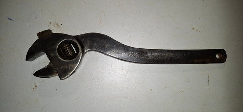Cle molette ancienne peugeot - cle, a