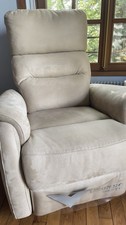 Fauteuil releveur parfait état. Multipositions.Convient aux personnes âgées.