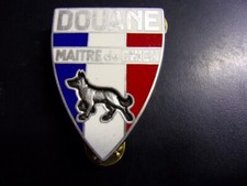 Douane . Maître de Chien