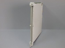 6ES54704UA11      - SIEMENS -      6ES5470-4UA11 /    Analog output module  USED