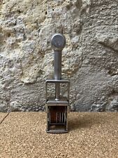 ancien tampon encreur dateur .Sign