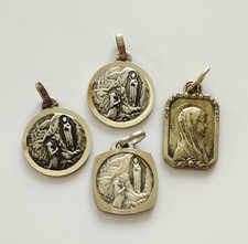 mama-estelle Lot 4 Anciennes Médailles Vierge Grotte de Lourdes en Métal