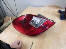 Feu arriere principal gauche